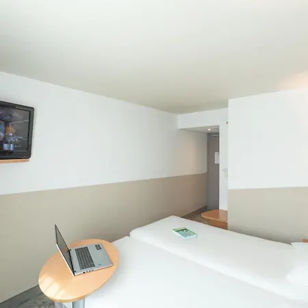 Ibis Styles Centre Gare Готель Анже