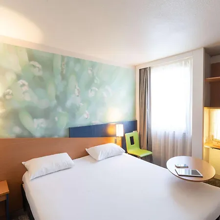 Отель Ibis Styles Centre Gare Анже