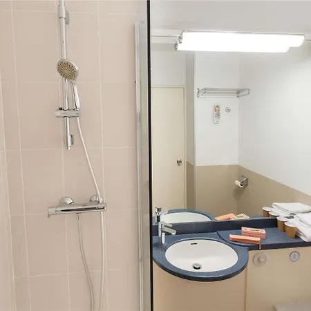 Ibis Styles Centre Gare מלון 3*