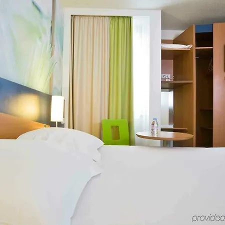 Ibis Styles Centre Gare אנז'ה