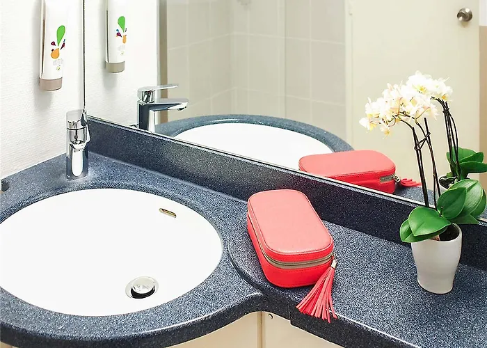 Ibis Styles Centre Gare Hotel 3*